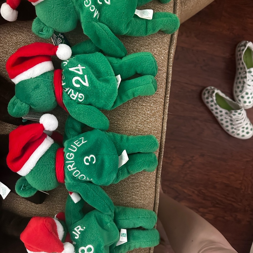 Two sets collectable bear sets baseball 1998